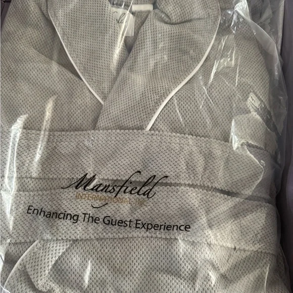 Lux Diamond Microfiber Bathrobe - Picture 3 of 5